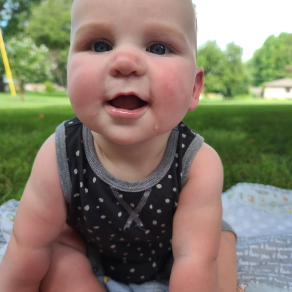 Meet your Posher, Shelby - Picture 3 of 3